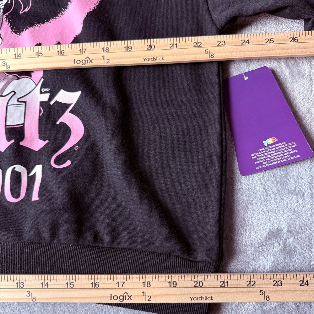New Bratz Est 2001 Graphic Sweatshirt Black Pink Doll Y2K Crewneck M BTQ016C - Picture 9 of 14
